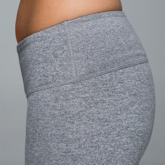 Lululemon Gray Crop Wunder Under Leggings Women’s Size 2 - Picture 3 of 9